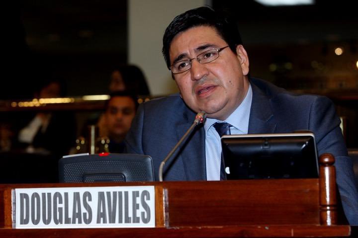 La FGR solicitó que Douglas Mejía, exdiputado, reintegre al Estado la cantidad de $322,762.83.