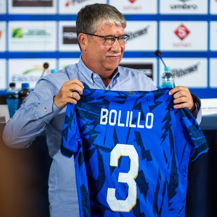 Primera convocatoria del «Bolillo» Gómez