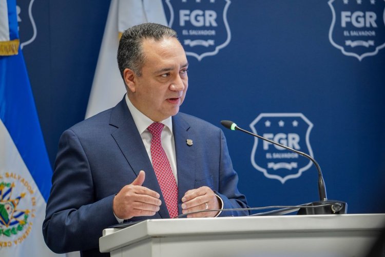 Decomisan $38 millones y más de 200 vehículos en operativo financiero